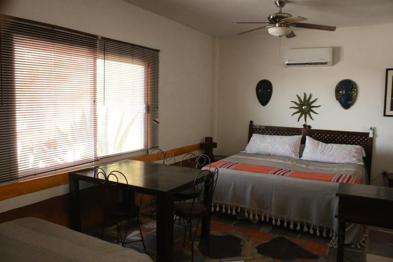 Casa Artista Bed & Breakfast Manzanillo Exterior photo